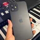 Funda Vitra Pro para iPhone con MagSafe y cristal templado esmerilado.