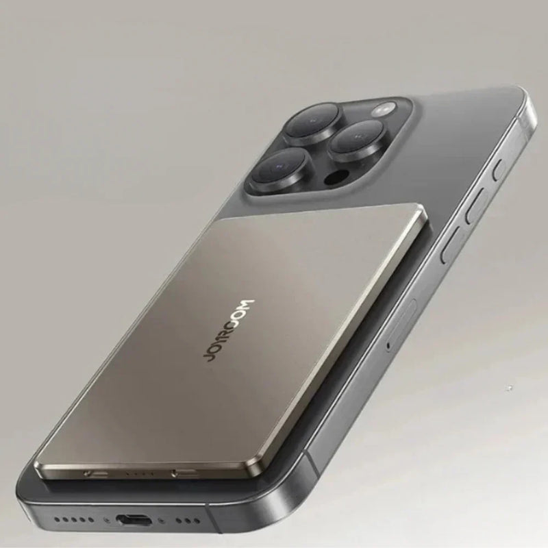 Batería externa ultradelgada y minimalista